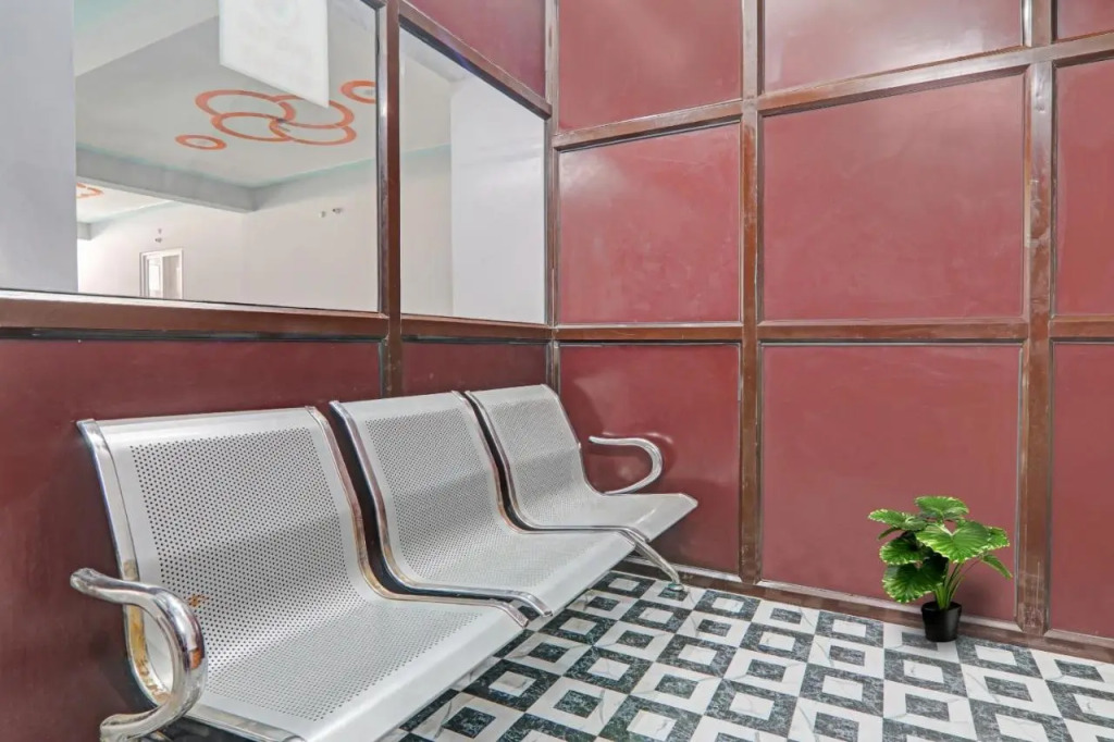 Праяградж: Oyo Flagship 92640 Sunshine Inn