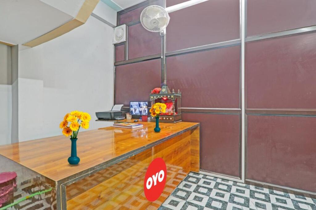 Праяградж: Oyo Flagship 92640 Sunshine Inn