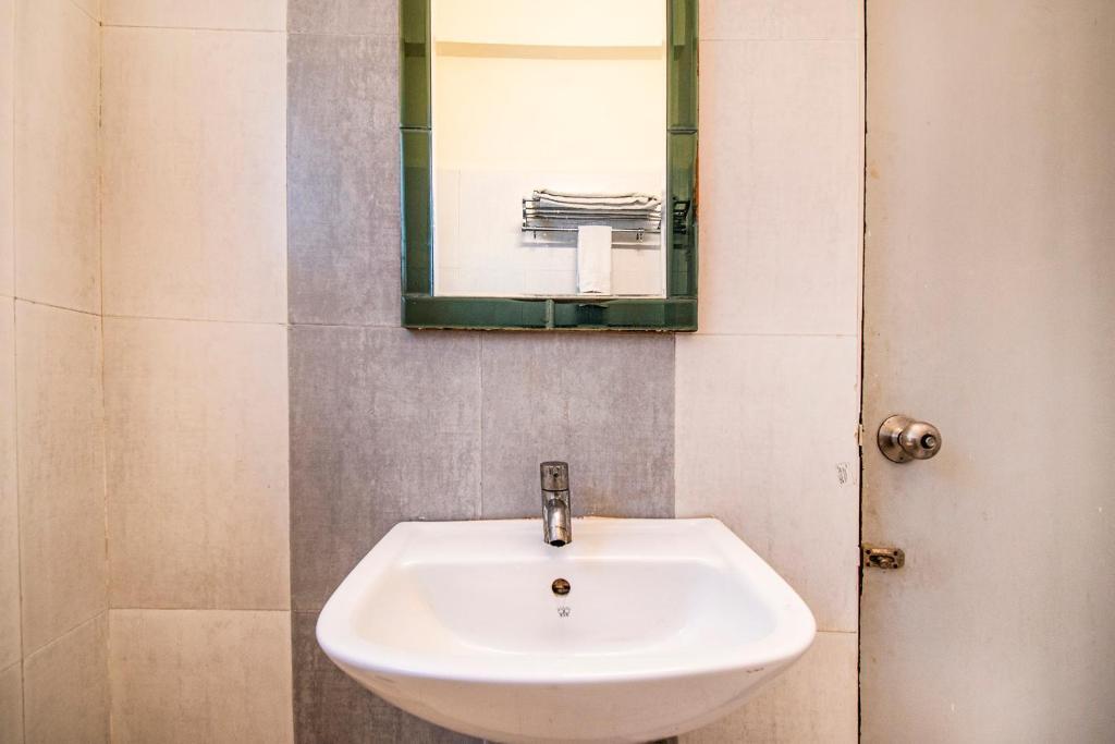 Индаур: FabHotel Kumar Vijay Nagar