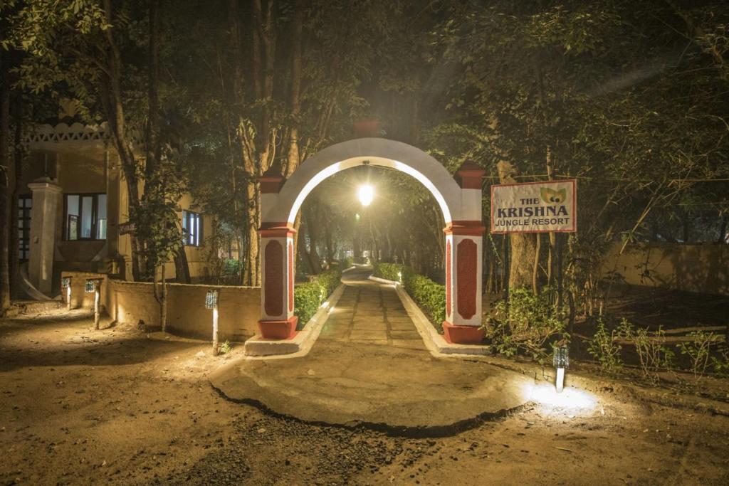 Баихар: Kanha Jungle Lodge