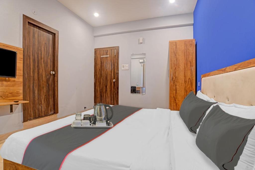 Индаур: Super Oyo Collection O Hotel Aura Inn