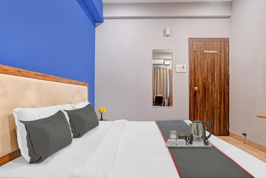 Индаур: Super Oyo Collection O Hotel Aura Inn