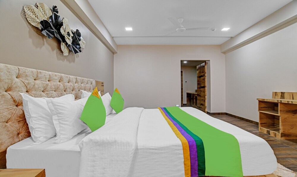 Индаур: Hotel Ptc