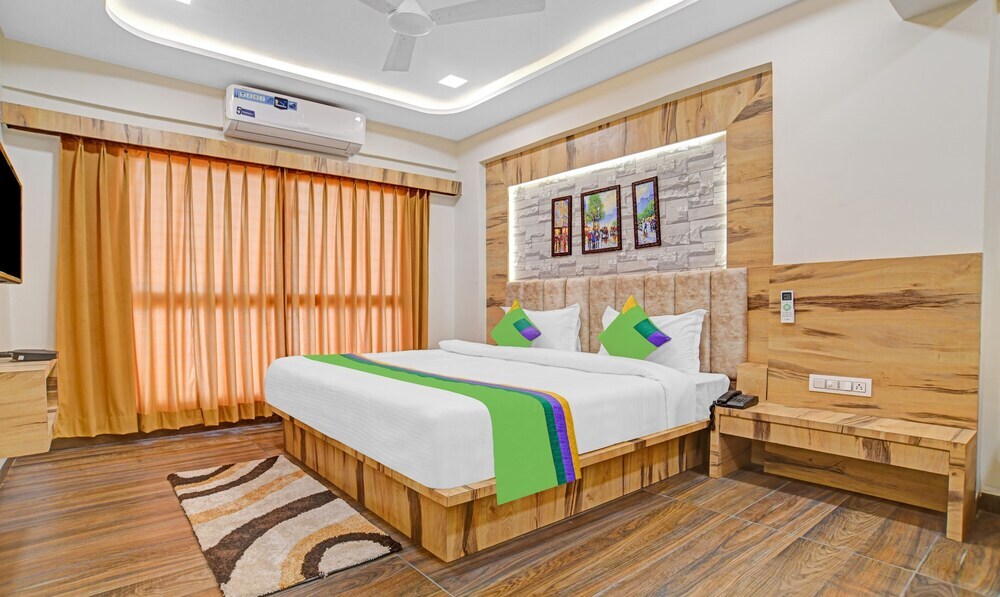 Индаур: Hotel Ptc