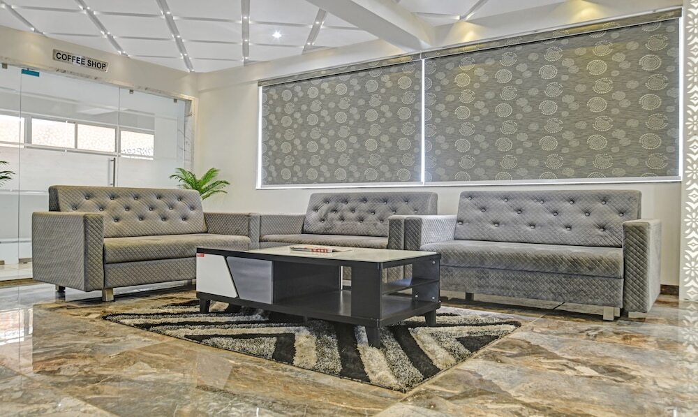 Индаур: Hotel Ptc