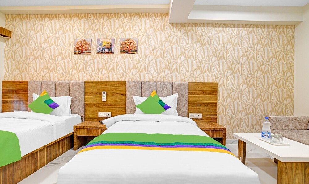 Индаур: Hotel Ptc