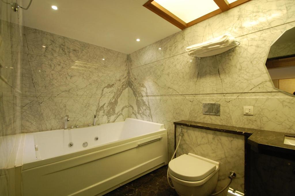 Индаур: Click Hotel Sapphire Star