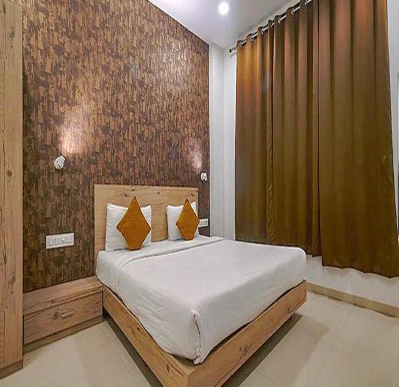 Индаур: Fabhotel Destiny 54