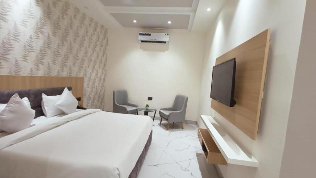 Барейлли: Hotel Amber Continental