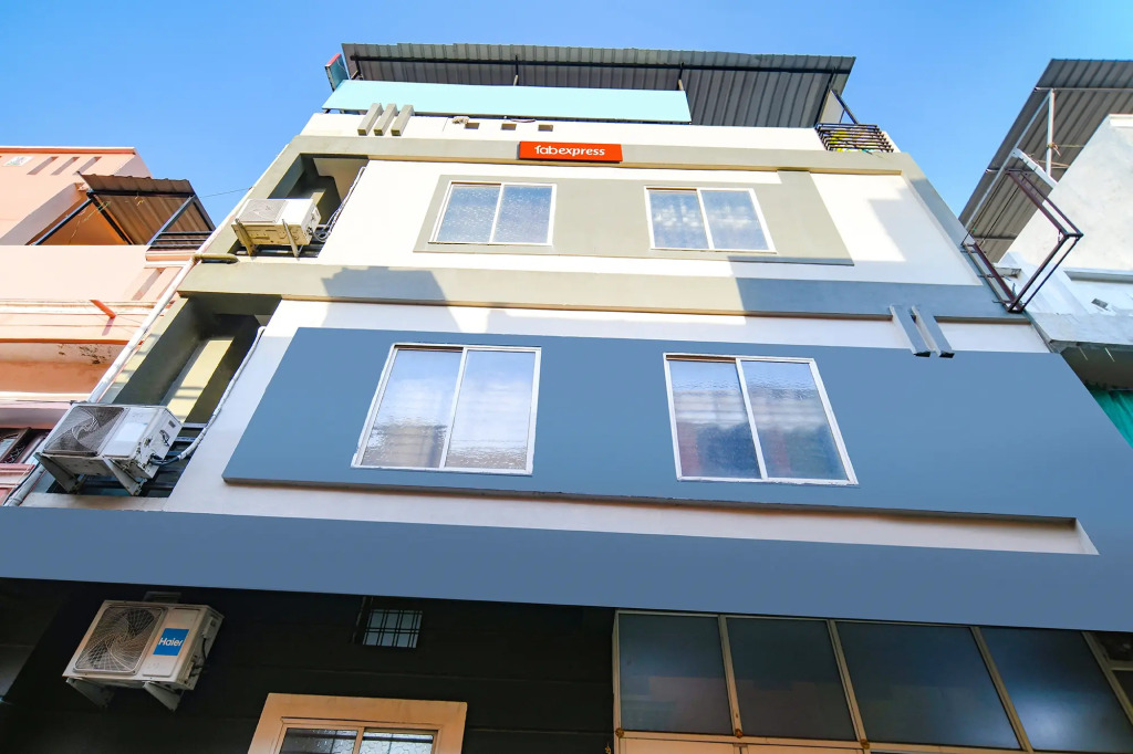 Индаур: Fabexpress Royal Palace Inn