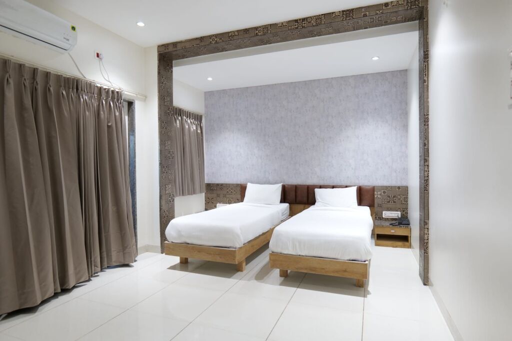 Ахмеднагар: Hotel Sagarnete