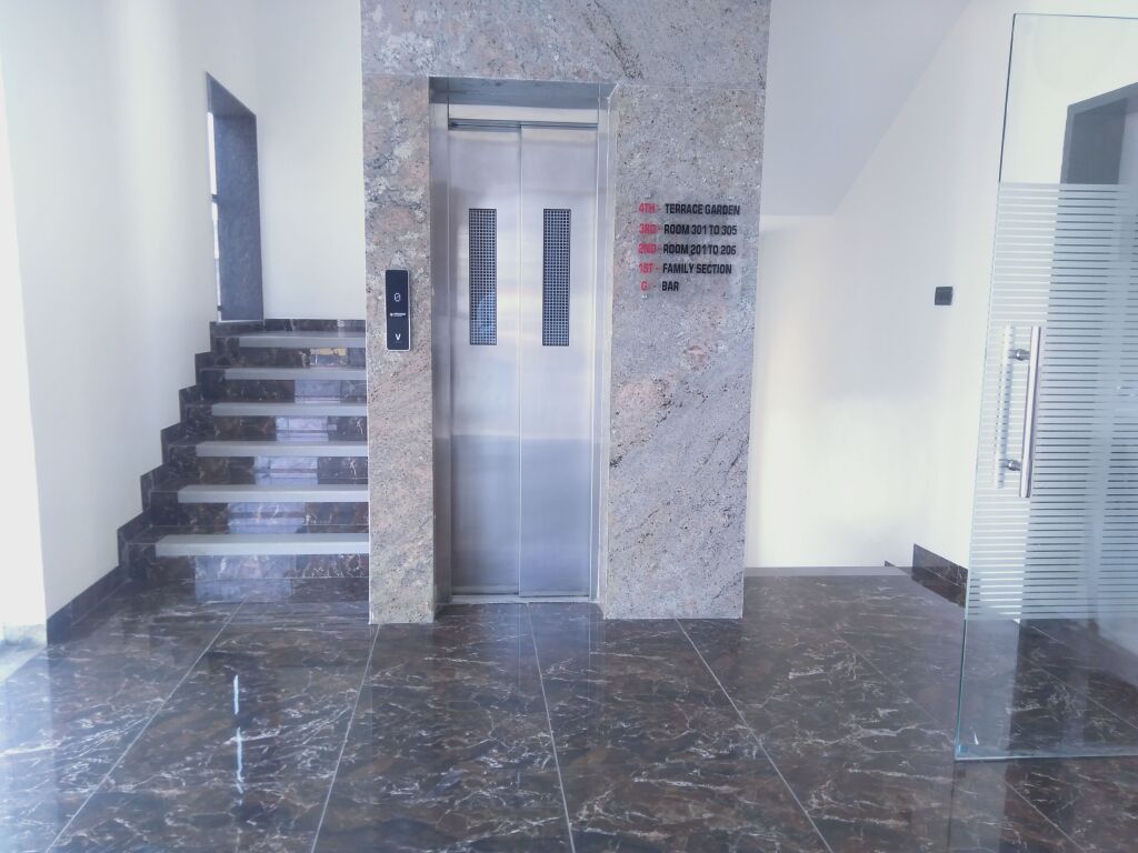 Ахмеднагар: Hotel Sagarnete