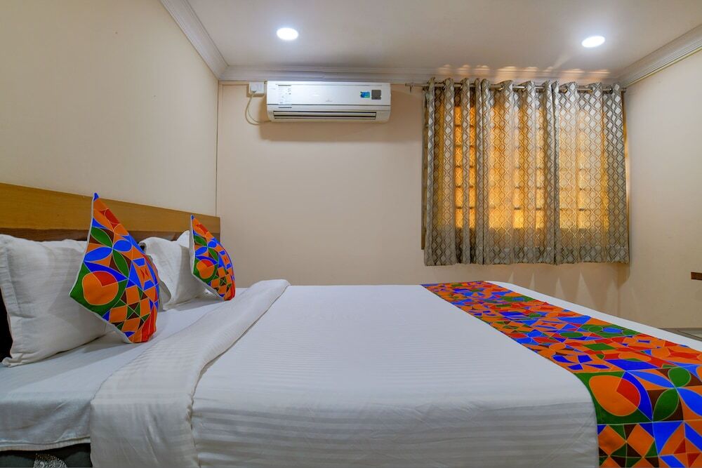 Индаур: Fabhotel Pishori