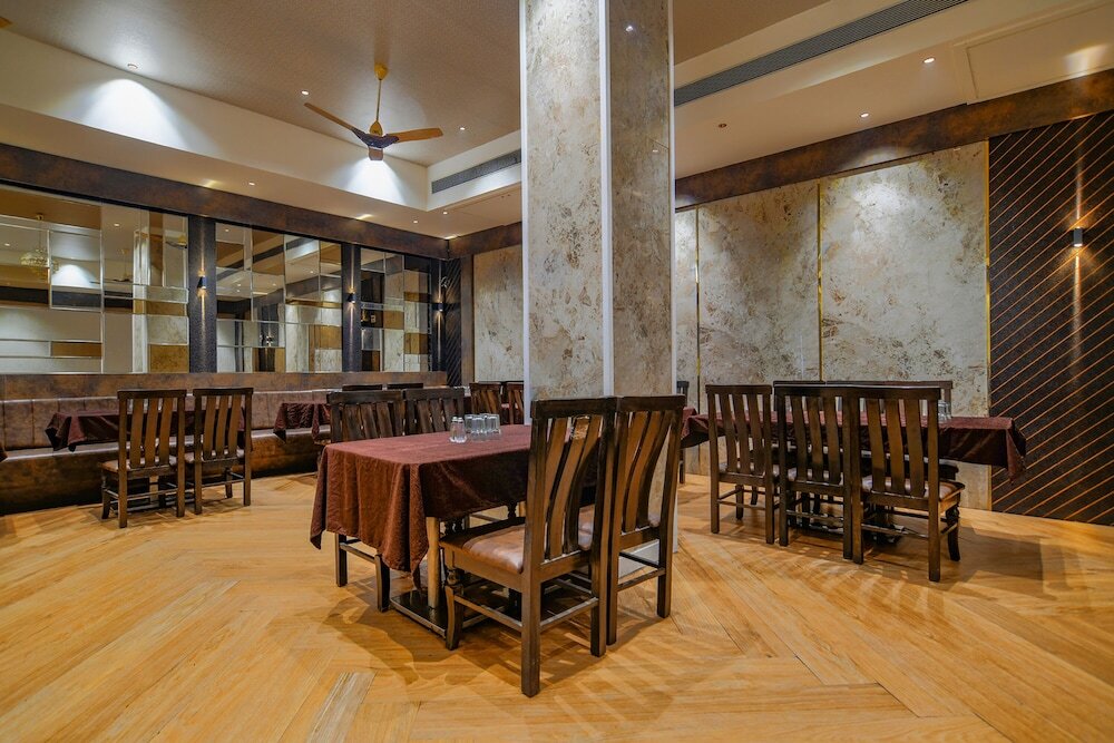 Индаур: Fabhotel Pishori