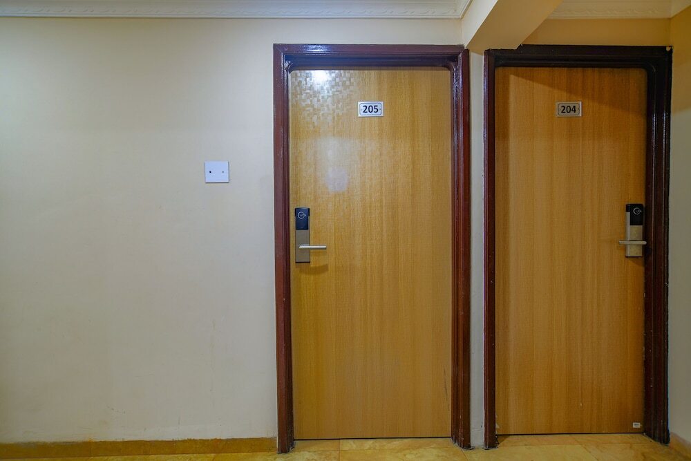 Индаур: Fabhotel Pishori