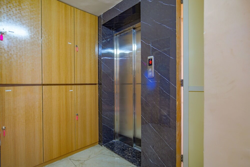 Индаур: Fabhotel Pishori
