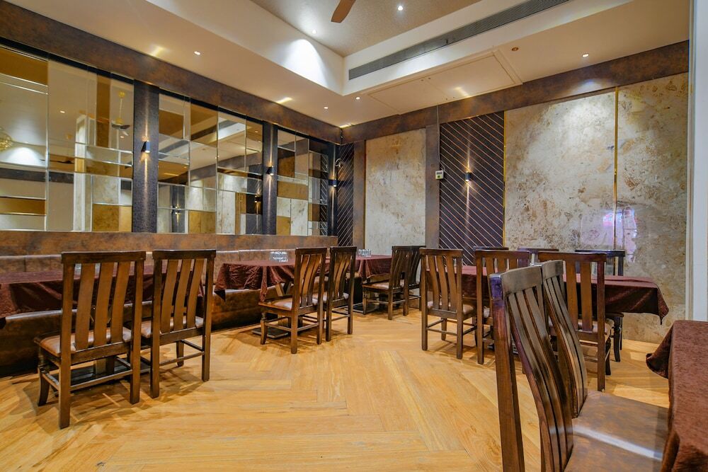 Индаур: Fabhotel Pishori