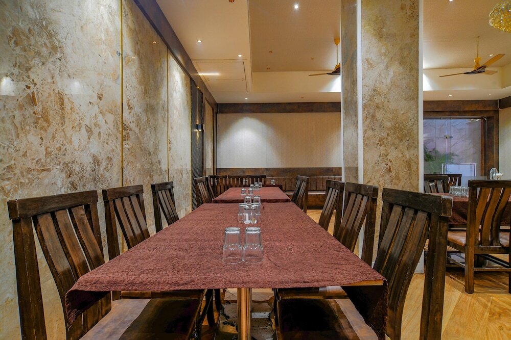 Индаур: Fabhotel Pishori