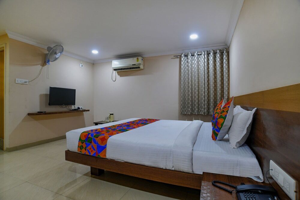 Индаур: Fabhotel Pishori