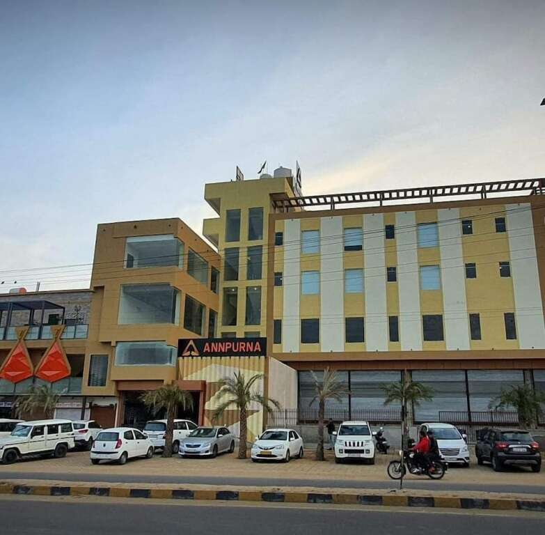 Сикар: Hotel Annpurna Regency