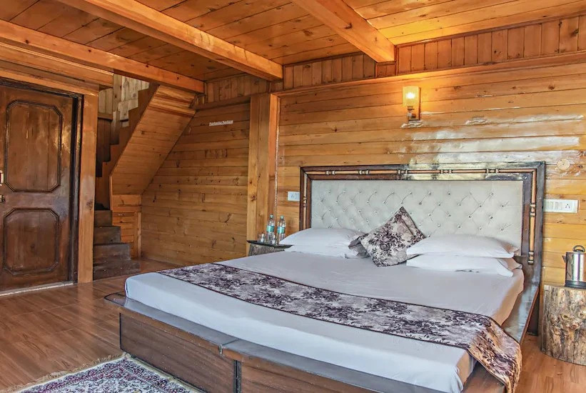 Куфри: Nesta Narkanda Moonwake Cottages