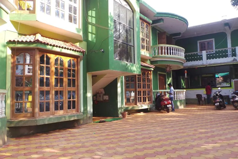 Калангут: JS Holiday Homes
