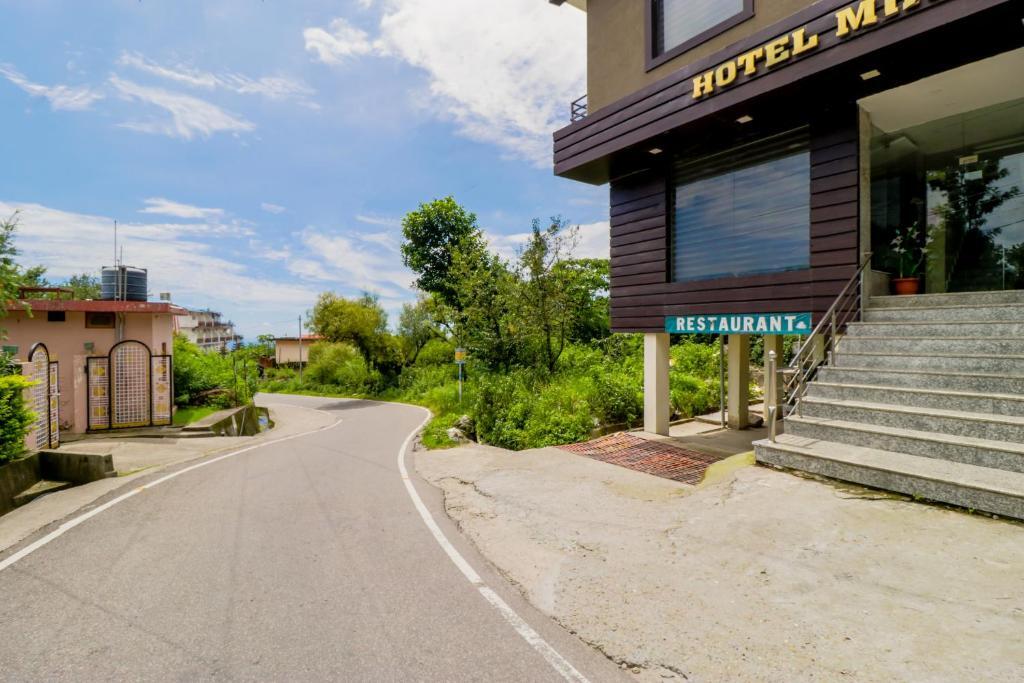 Дармсала: Hotel Mirage Residency - Hill View Hotel in Dharamshala