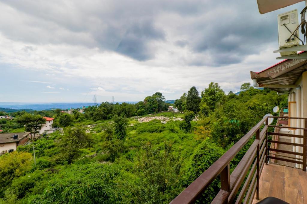 Дармсала: Hotel Mirage Residency - Hill View Hotel in Dharamshala