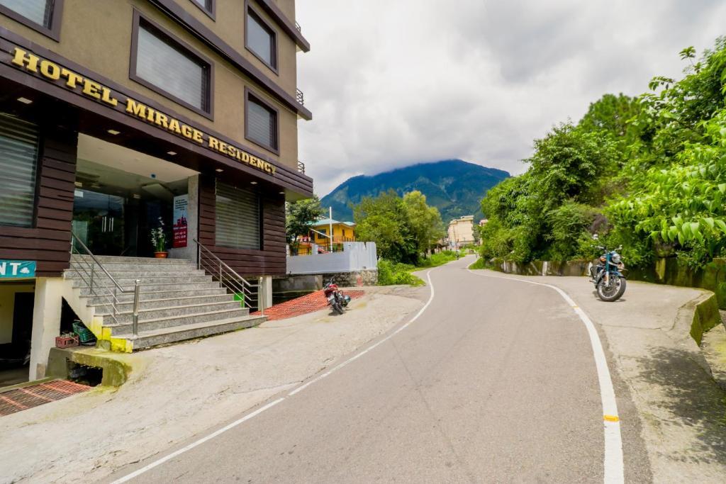 Дармсала: Hotel Mirage Residency - Hill View Hotel in Dharamshala