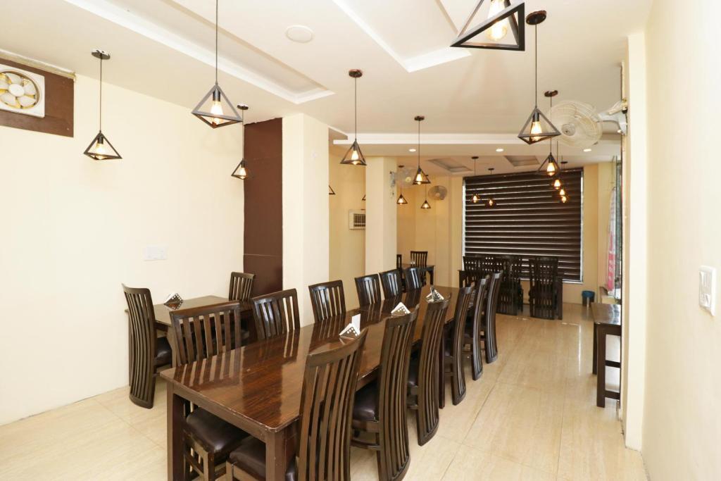 Дармсала: Hotel Mirage Residency - Hill View Hotel in Dharamshala