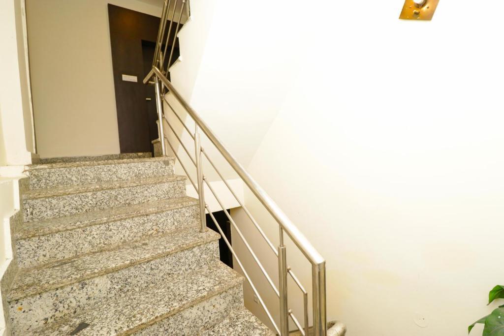 Дармсала: Hotel Mirage Residency - Hill View Hotel in Dharamshala