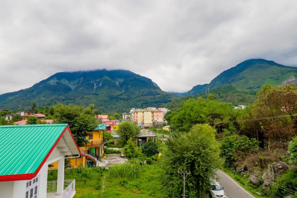 Дармсала: Hotel Mirage Residency - Hill View Hotel in Dharamshala