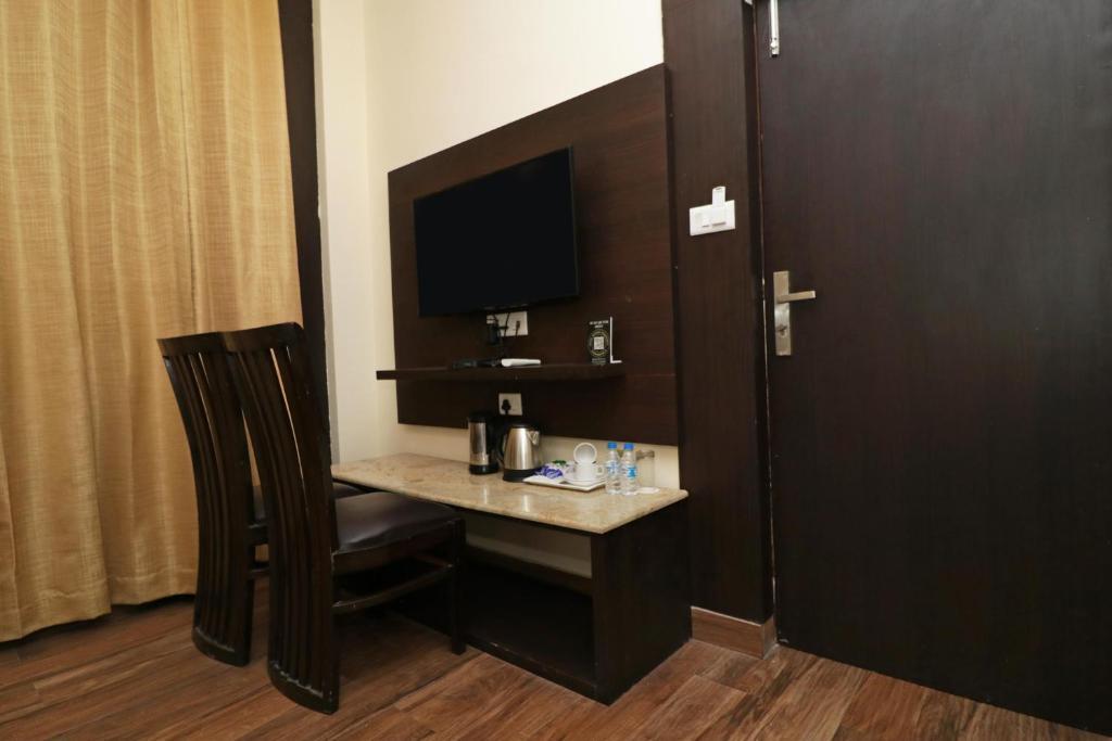 Дармсала: Hotel Mirage Residency - Hill View Hotel in Dharamshala