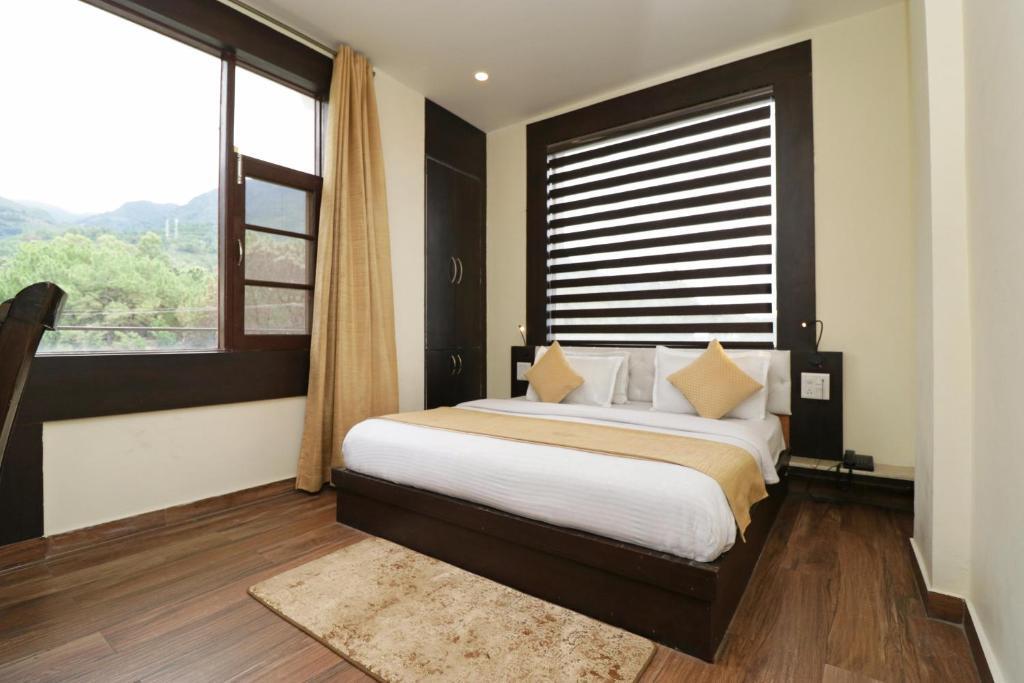Дармсала: Hotel Mirage Residency - Hill View Hotel in Dharamshala