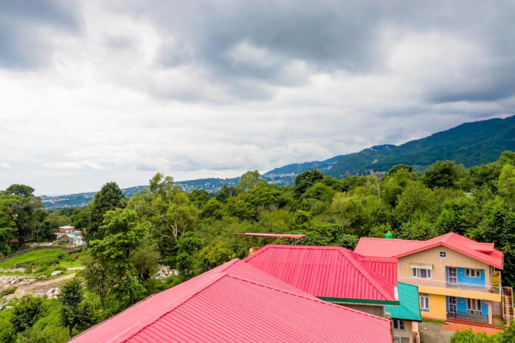 Дармсала: Hotel Mirage Residency - Hill View Hotel in Dharamshala