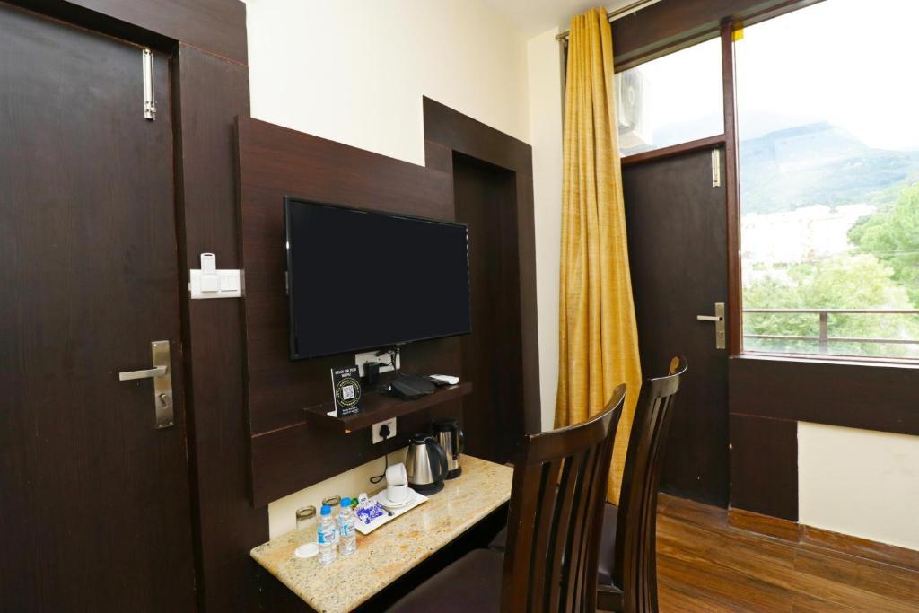 Дармсала: Hotel Mirage Residency - Hill View Hotel in Dharamshala