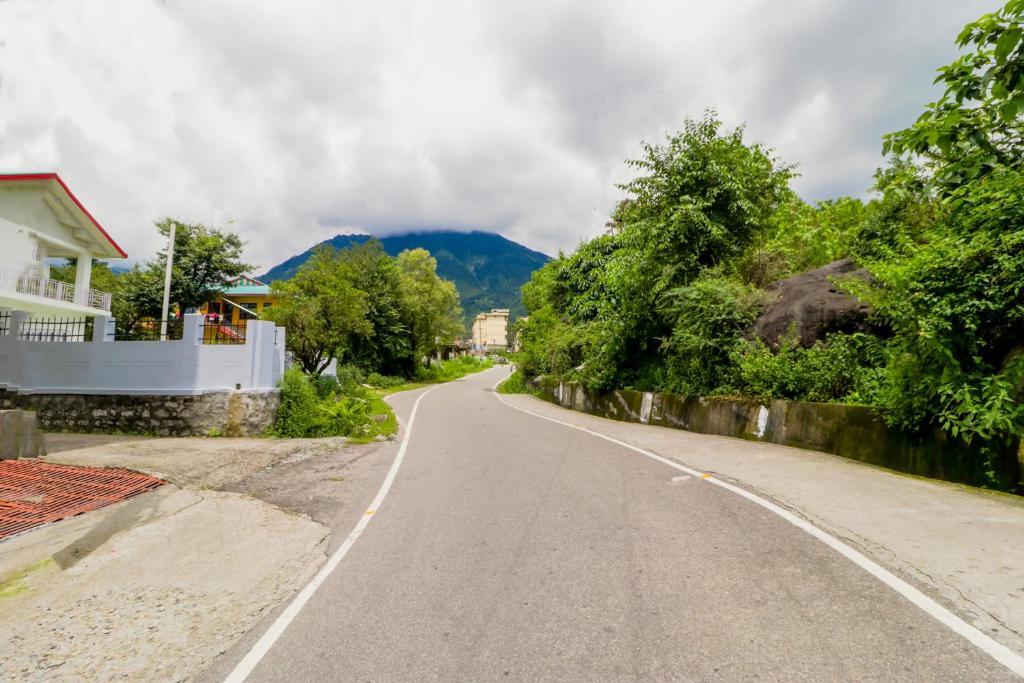 Дармсала: Hotel Mirage Residency - Hill View Hotel in Dharamshala