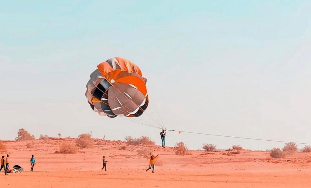 Джайсалмер: Best Desert Camp in Jaisalmer Red Velvet