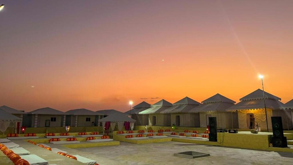 Best Desert Camp in Jaisalmer Red Velvet — фото 1