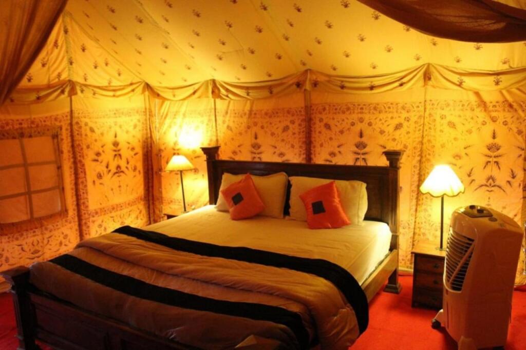 Джайсалмер: Golden Marigold Desert Camp