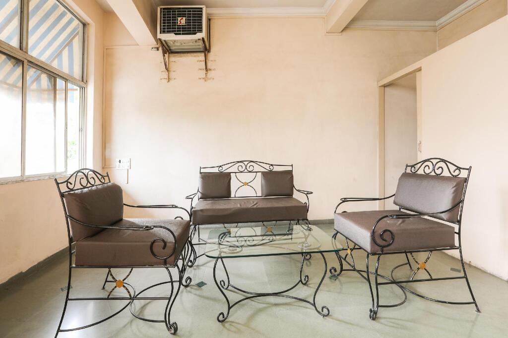 Нашик: OYO Flagship 14283 Hotel Shanti Inn