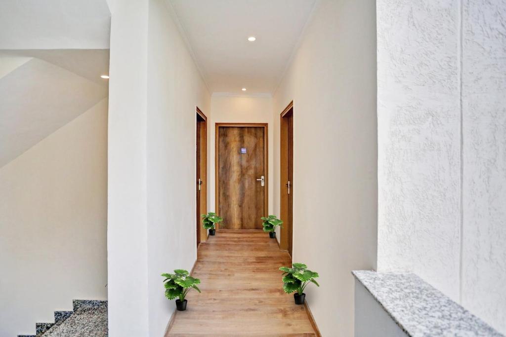 Гуруграм: OYO Townhouse 1101 Birdhouse South City