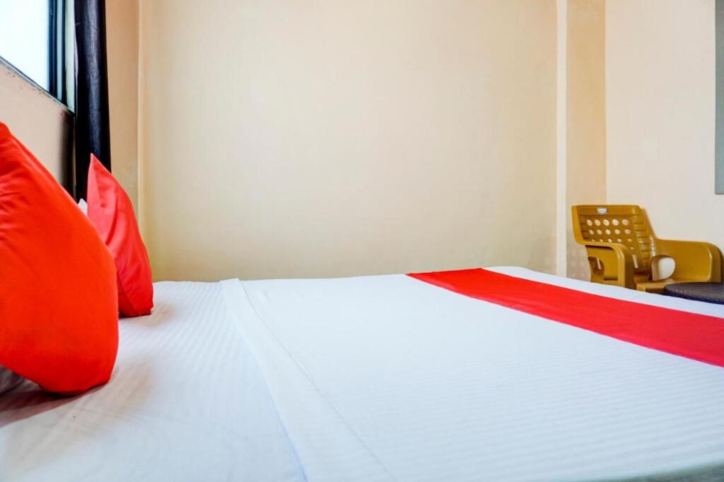 Пуна: OYO 81205 Hotel Manikyaa