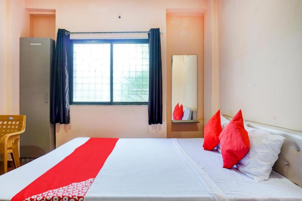 Пуна: OYO 81205 Hotel Manikyaa