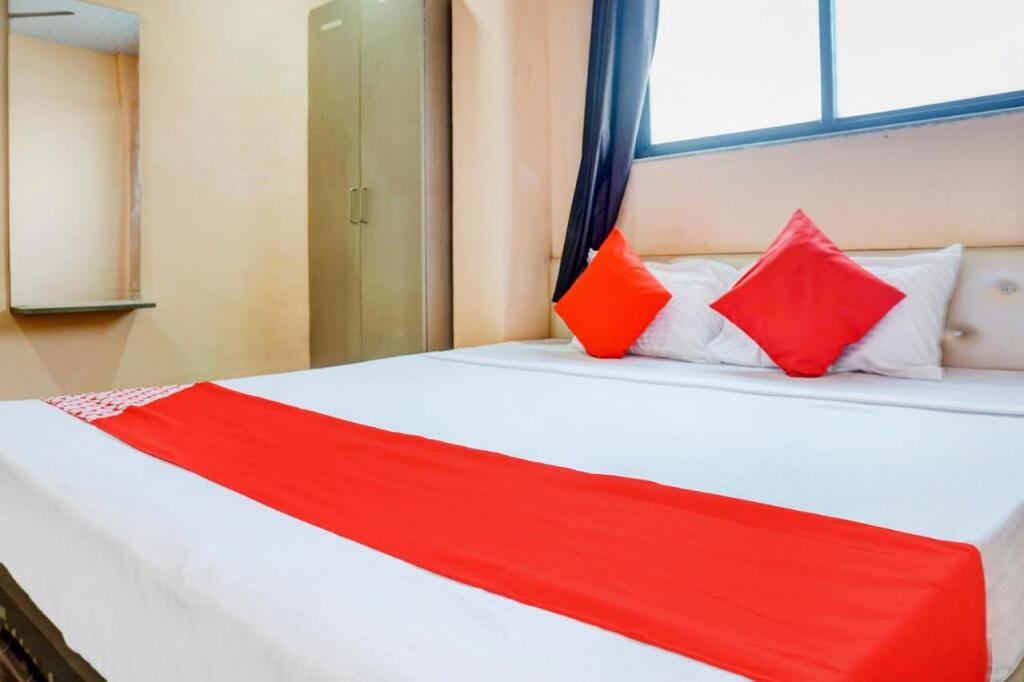 Пуна: OYO 81205 Hotel Manikyaa