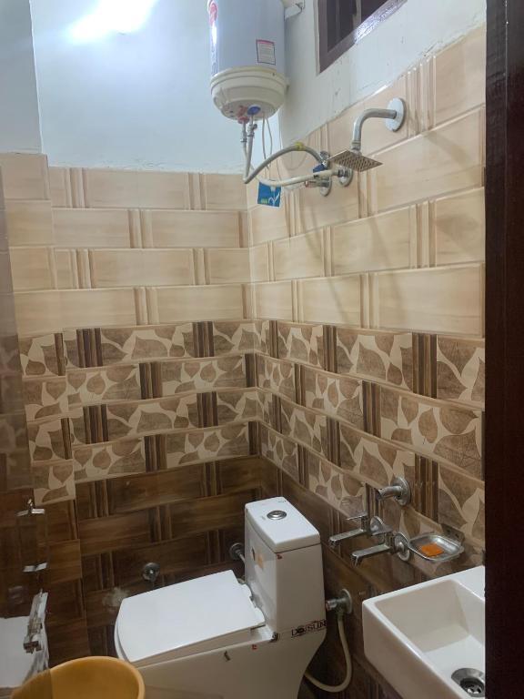 Лудхиана: OYO 87599 Hotel Sunshine