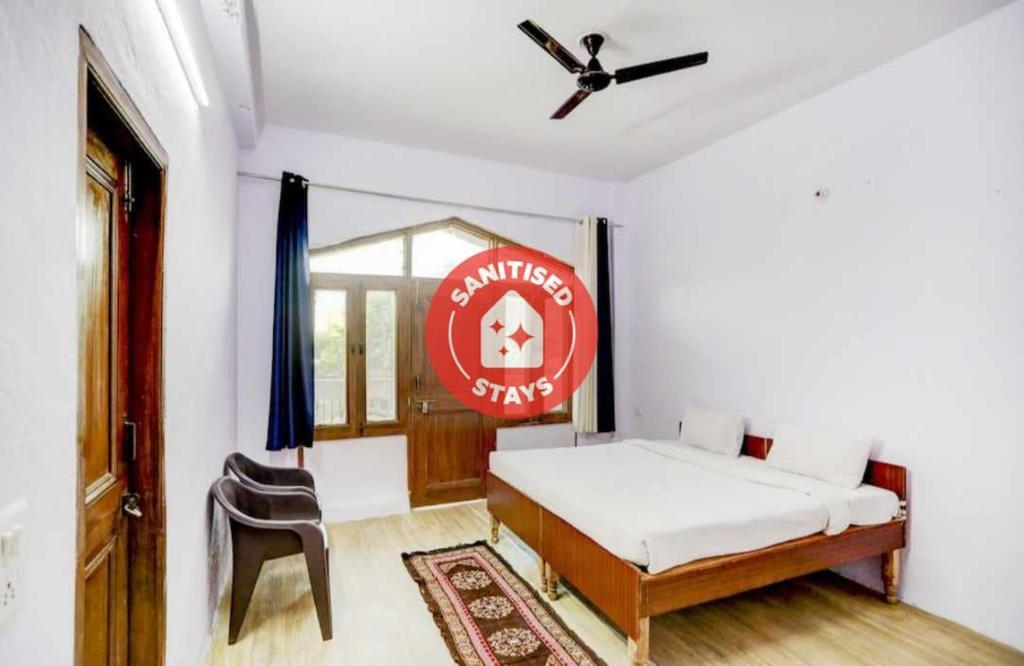 Мератх: Oyo 93687 Hotel Galaxy Red Inn