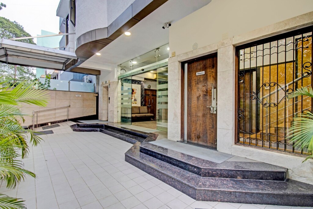 Нагпур: Oyo Flagship 93620 Hotel Diva Inn