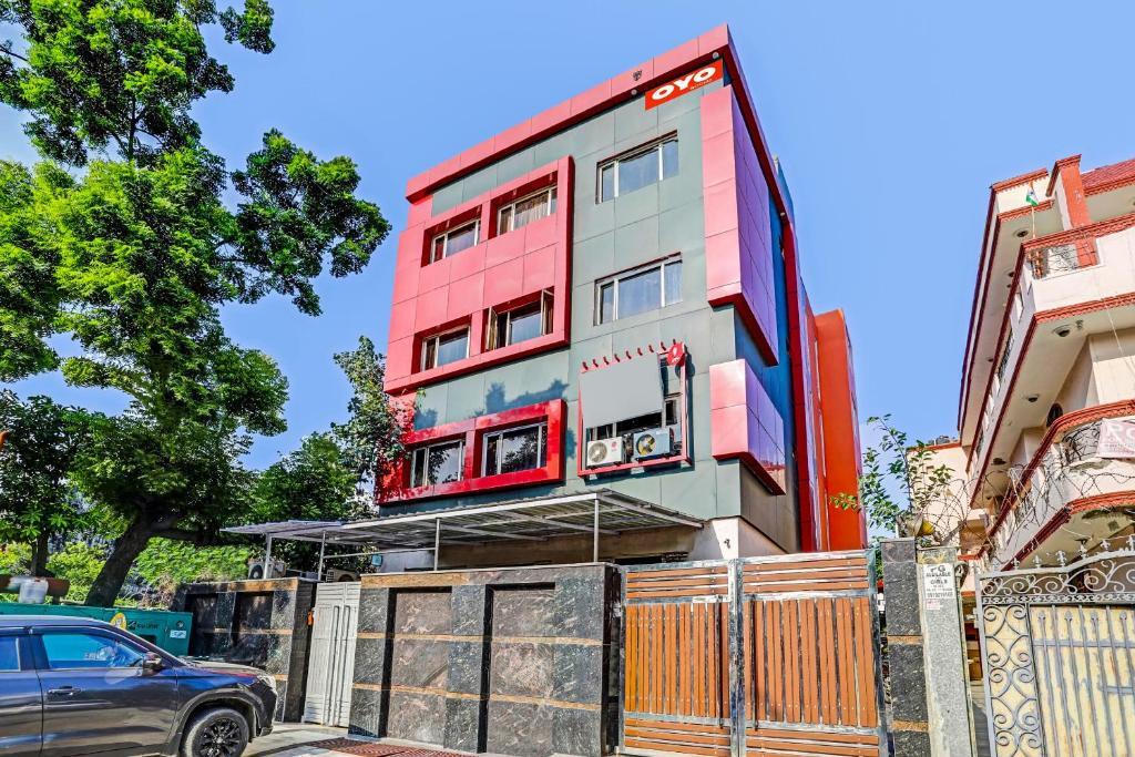 Нойда: Oyo Flagship 92809 U Rooms