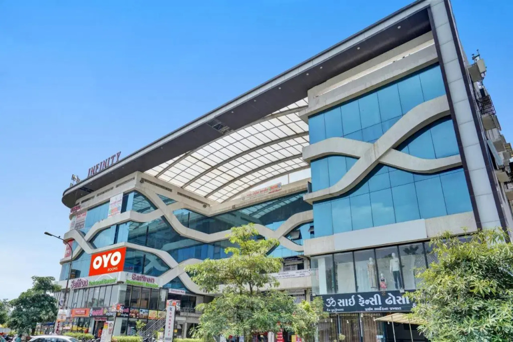 Сурат: Super Oyo Flagship Hotel Infinity
